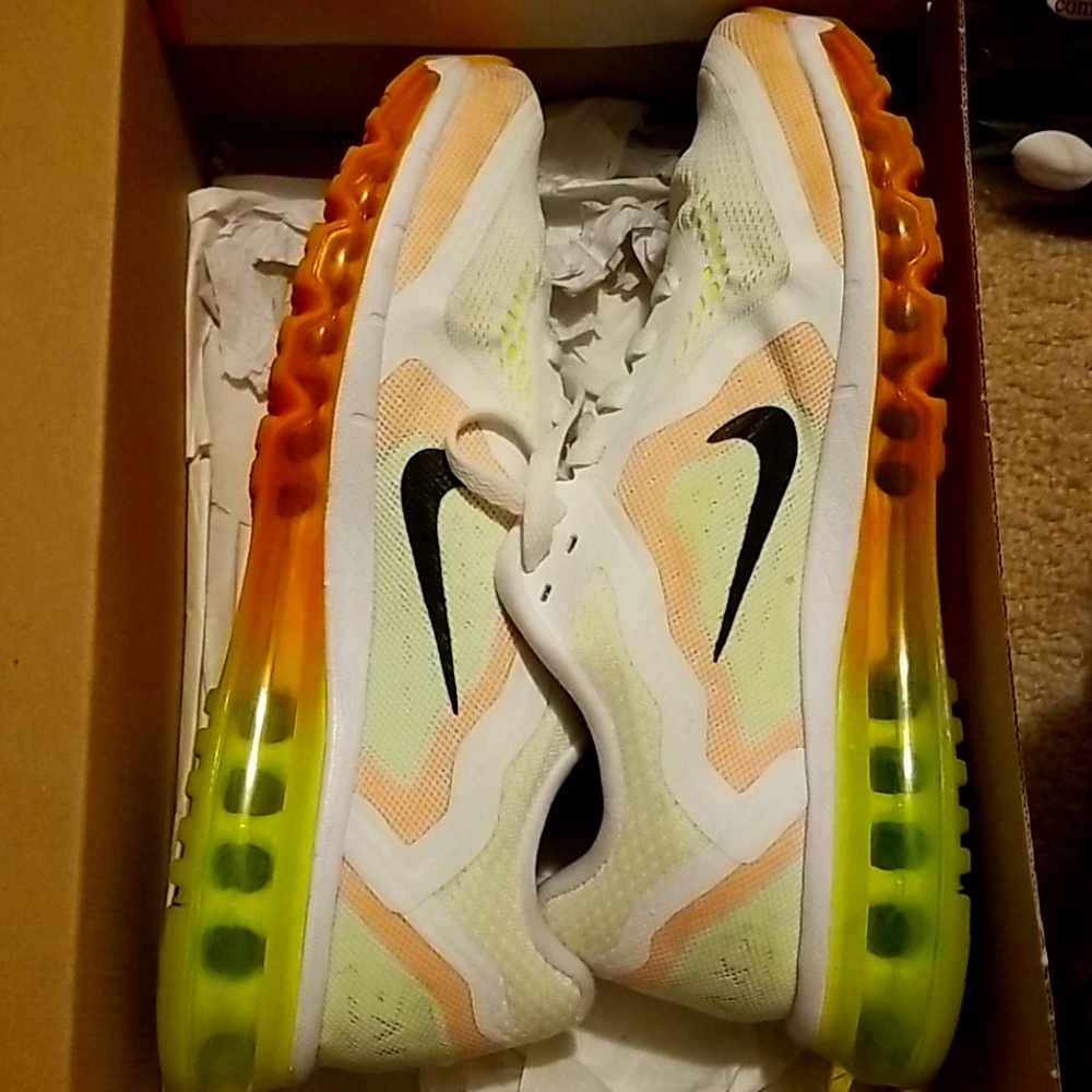 Woman Air Max